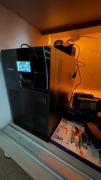 UPS Online si Stabilizator 3000VA, AVR, Conversie DUBLA + Acumulatori