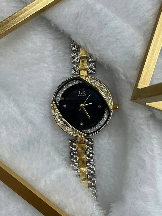 Calvin Klein ( ayollar soati )
Sifati zo’r , rangi uzgarmaydi
Batareka