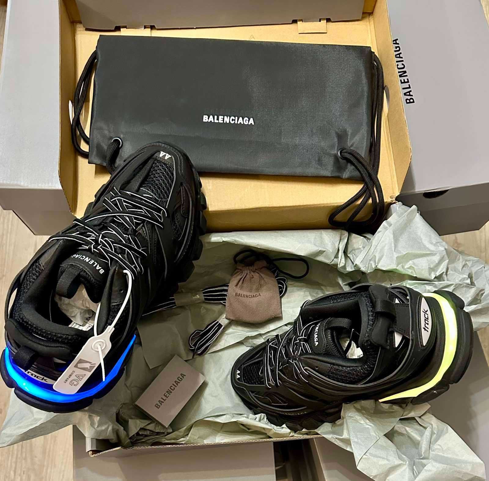 Balenciaga Track LED!