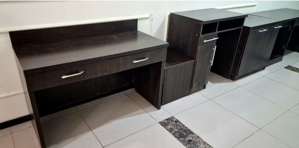 Продам парты и другую офисную мебель