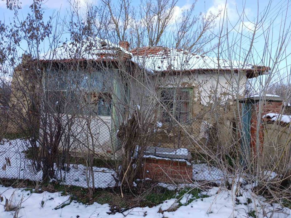 Продава стара къща с.Воденичане общ Стралджа
