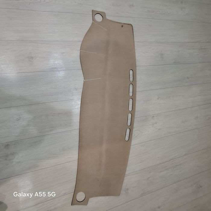 Правая  накидка на панель Тойота Королла