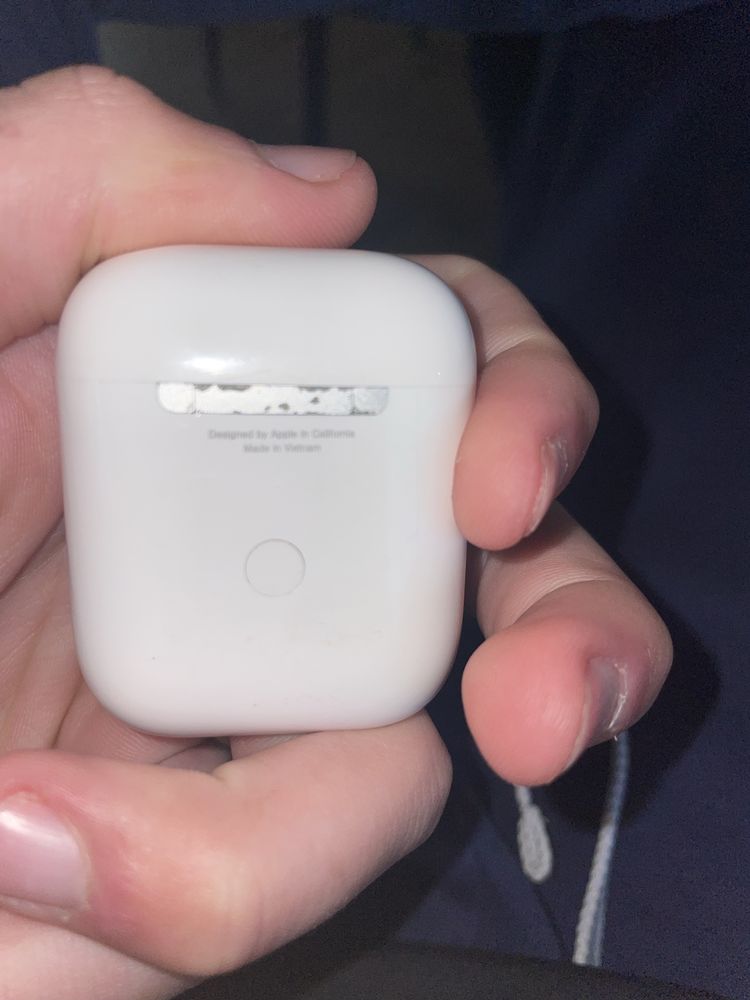 Apple AirPods 1 и 2 генерация