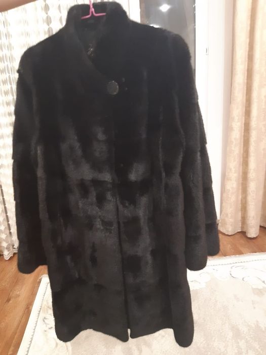 Продам норковую шубу Blackglama