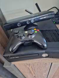 Vand Xbox 360 cu senzor kinect, maneta si 4 jocuri