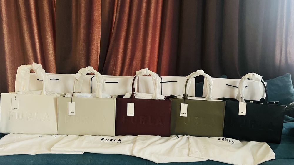 Чанти FURLA NIOBE.100% оригинал. Нови, с етикети,сериен номер !