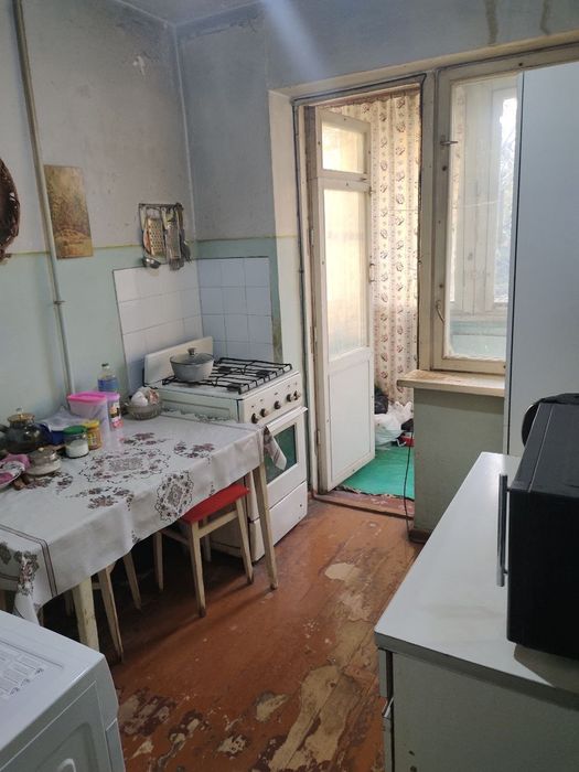 Продается 2-х комнатная Чиланзар 24 Квартал Алмаз туйхана