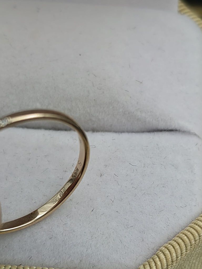 Inel fin aur galben 14K cu diamant natural 0.10 ct