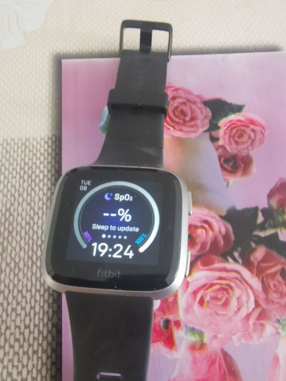 Fitbit versa monitorizare O2, funcție NFC, etc