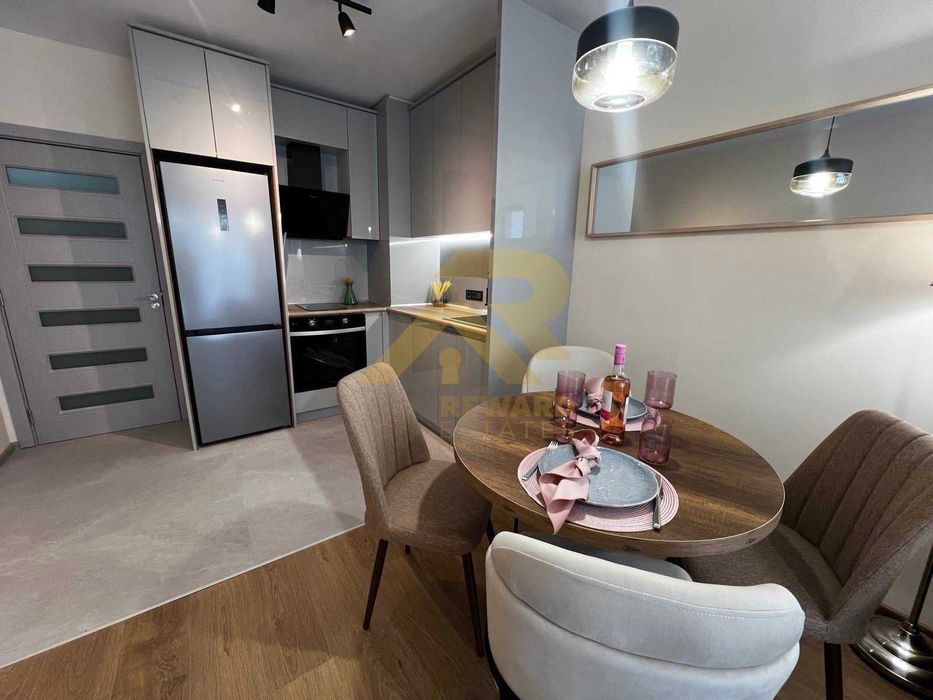 Продава се Двустаен апартамент в София, Център - 64 кв.м за 3110 €/кв.м - Снимка #3