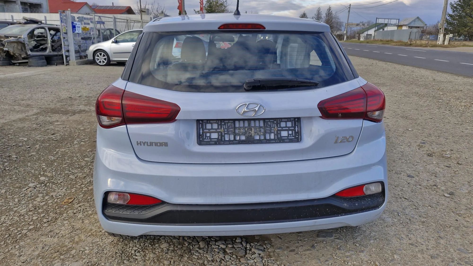 Dezmembram Hyundai I20 an 2019 motor 1.2 benzina cod G4LA-6 cutie manuala cod 5TE9
