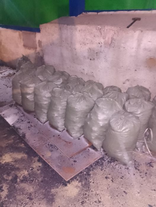 Уголь дрова в мешках