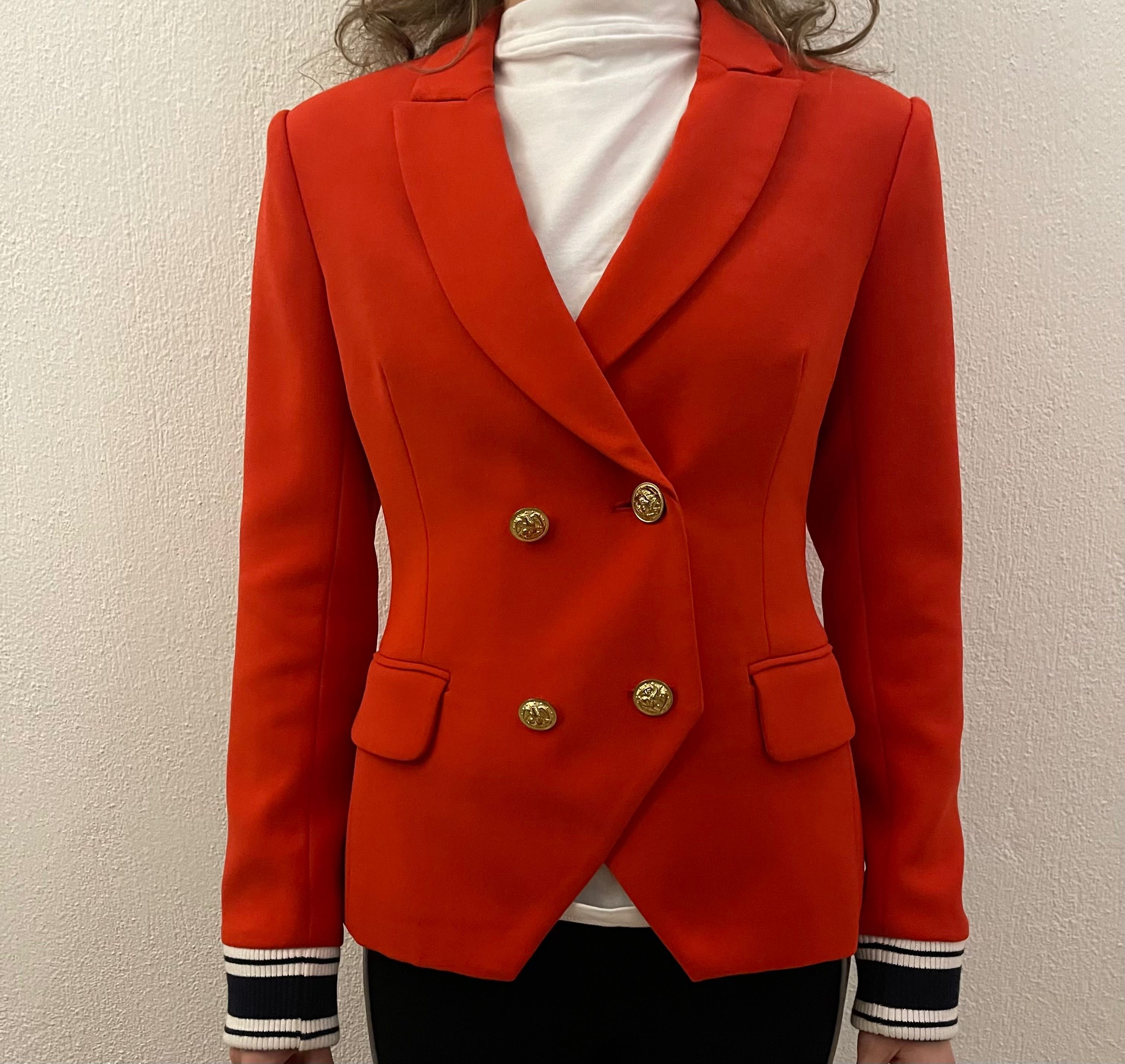 Червено спортно-елегантно сако
