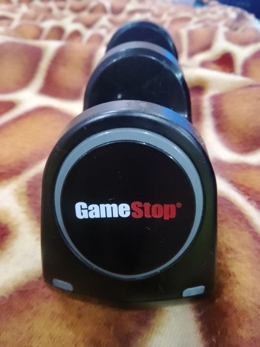 Зарядно за два джойстикя за Xbox One