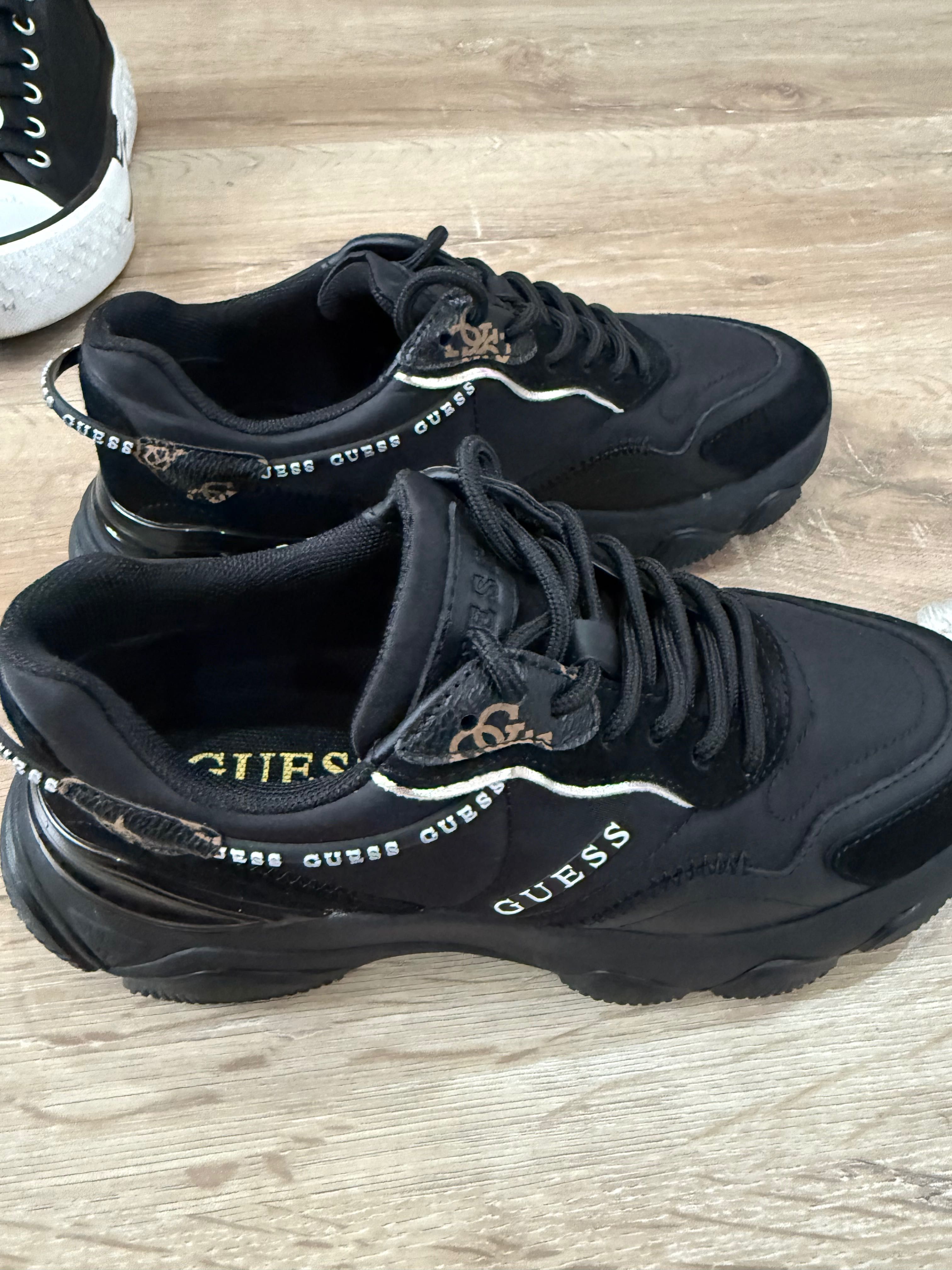 Маратонки 36-37.5 Nike Guess Karl legerfeld