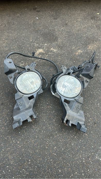 Туманки на Toyota Estima 2012