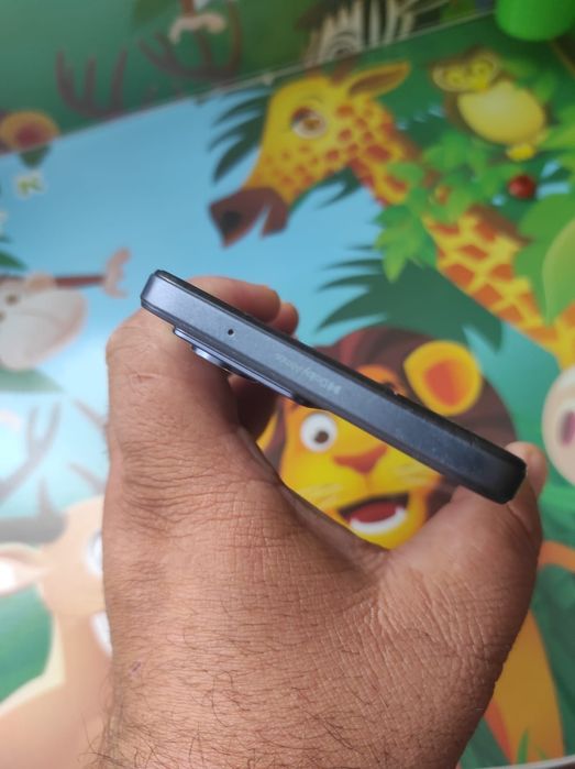Motorola g85 5G 14 Grm de memorie și 258 Gbt