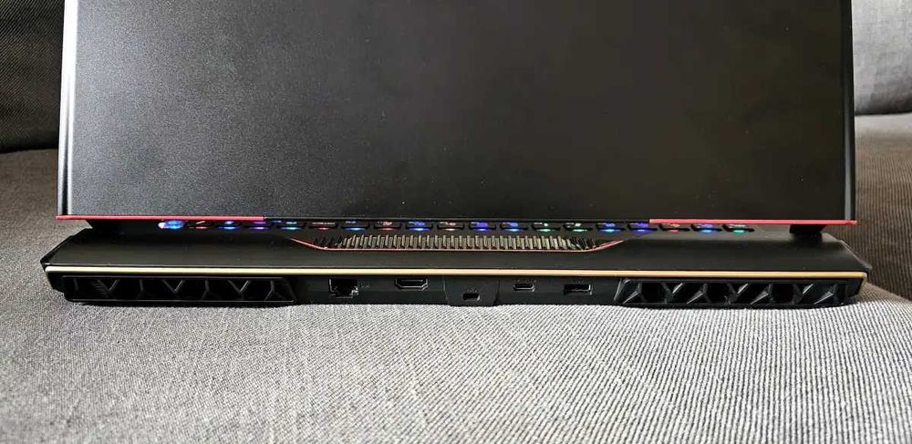 Laptop MSI Raider GE78HX, i9 Gen 14, RTX 4070 cu Garantie