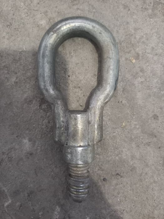 Буксировочный крюк