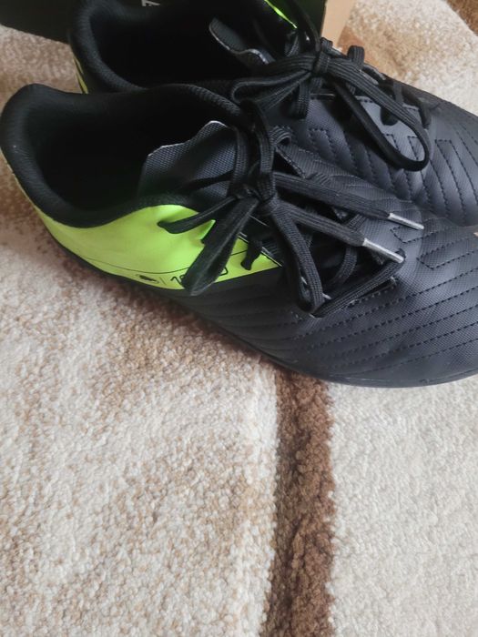 Adidasi pt fotbal