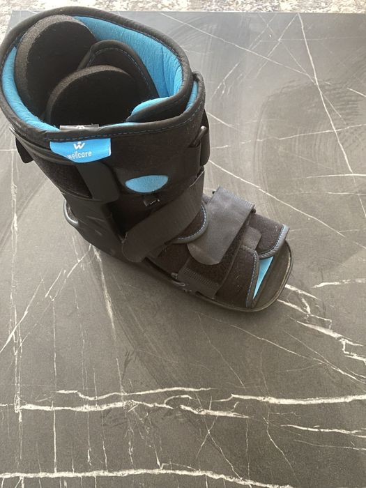 Orteza picior cu pompa de aer