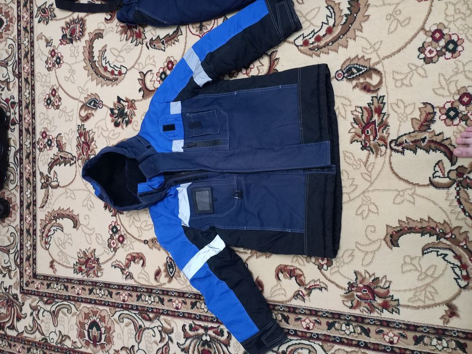 Продам рабочий зимний комплект в отличном состоянии  тёплый  качествен