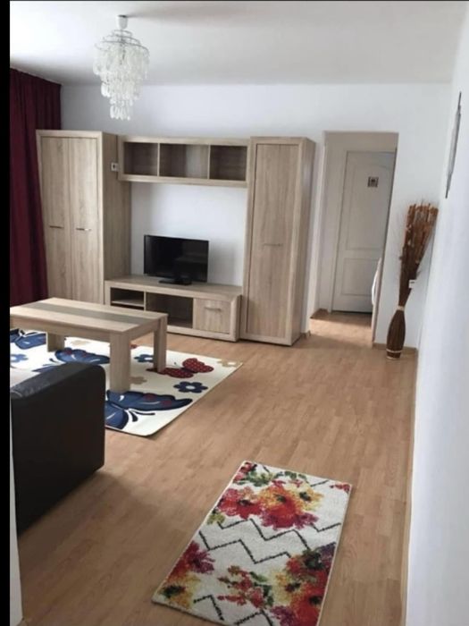 Inchiriez apartament cu 2 camere onesti
