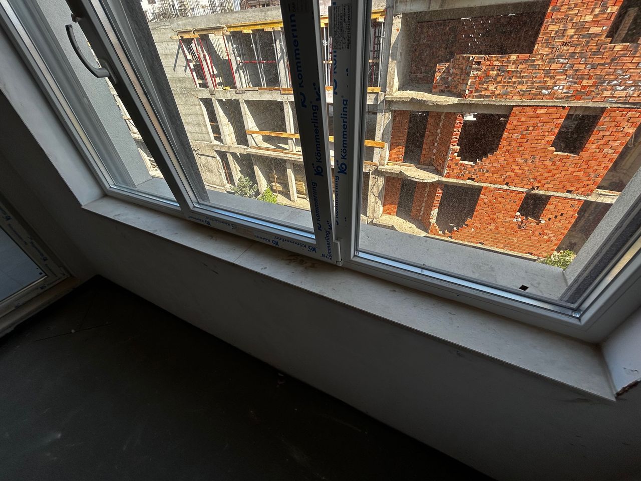 Продава се Двустаен апартамент в София, Левски - 66 кв.м за 2122 €/кв.м - Снимка #6