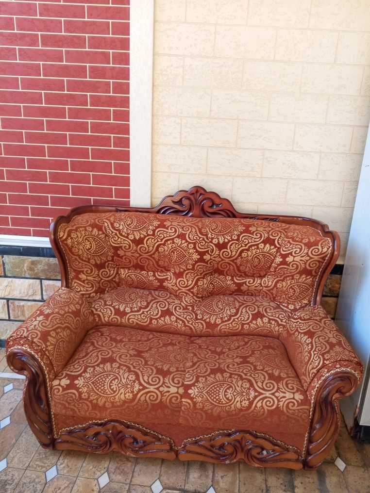 Продаю мягкий мебель