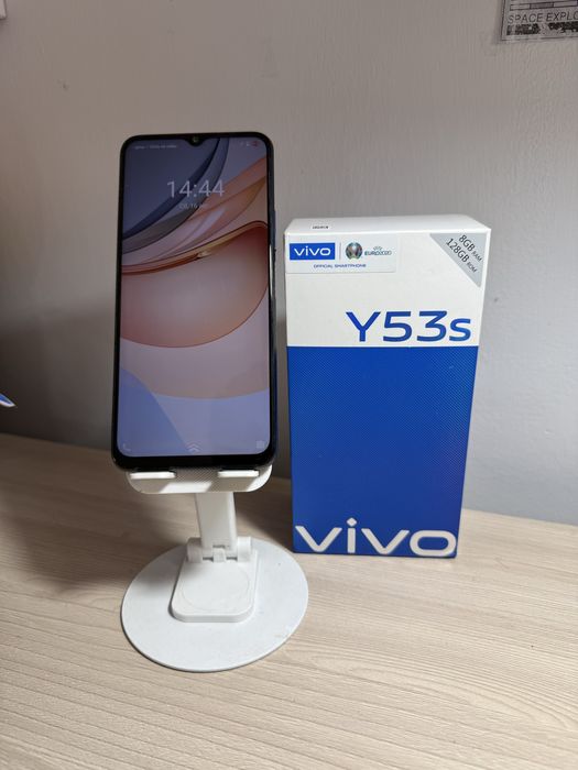Vivo y53s.