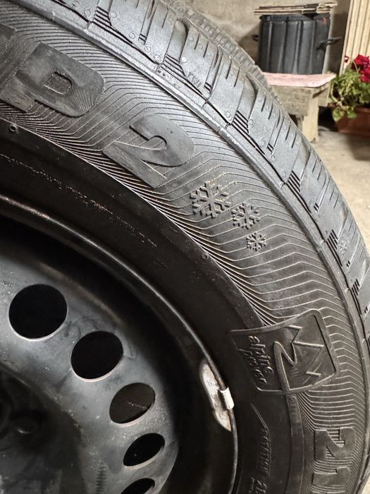 Anvelope iarna + jante 215/65/16