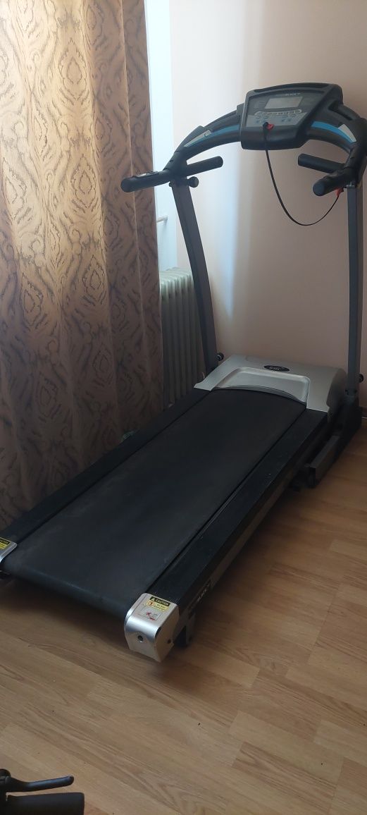 Vând bandă alergare  și bicicletă oraș.  600 ron
