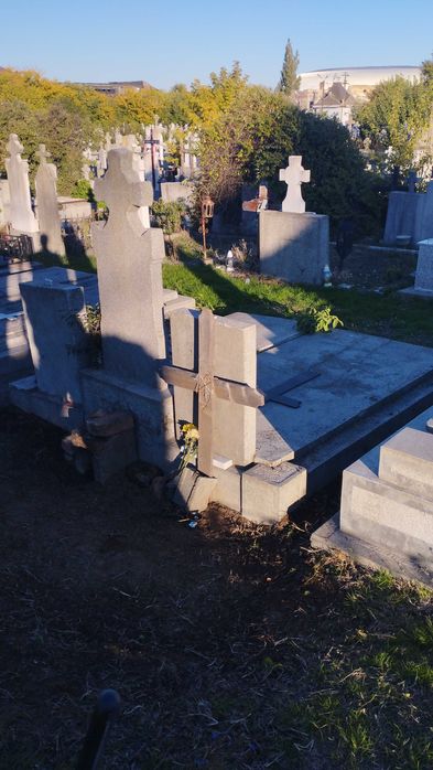 Vand doua locuri de veci Cimitirul Catolic