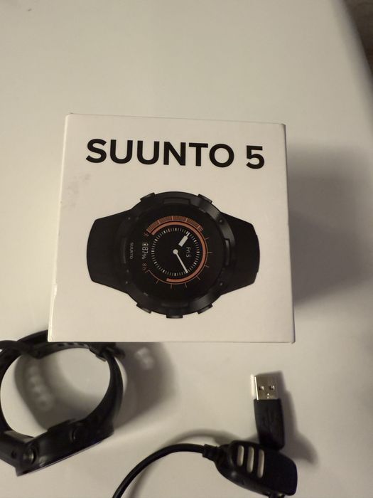 Спортен часовник сунто 5