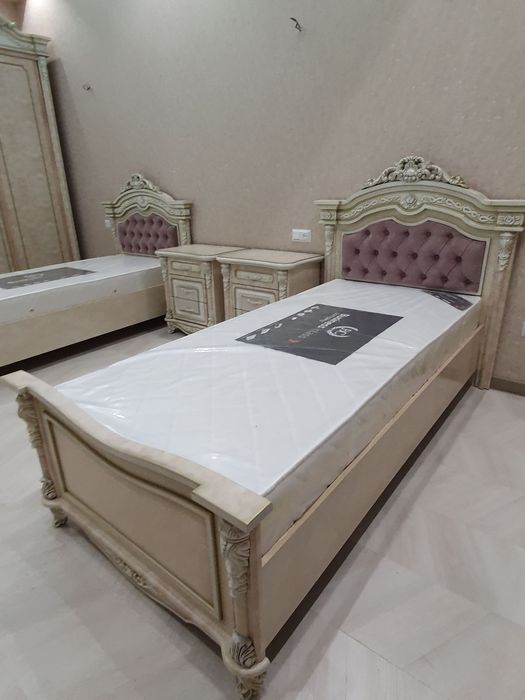 1 кишилик кроват 2 та бир хил  бор