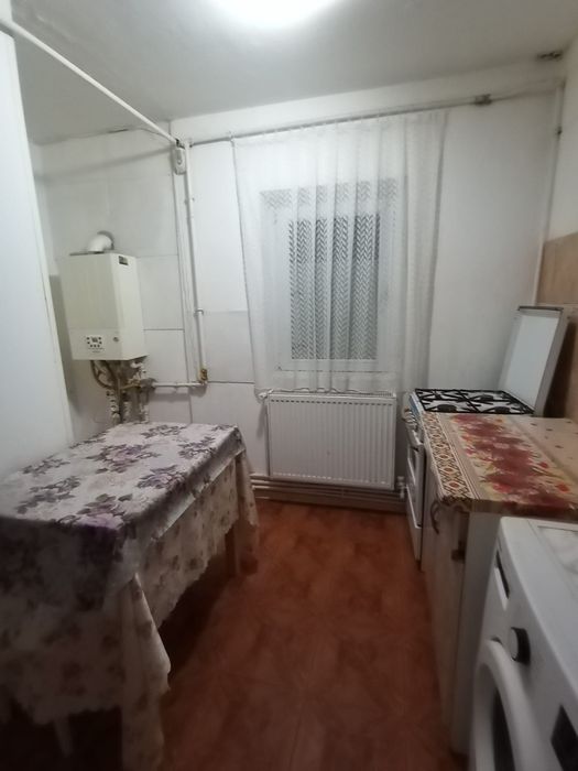 Vand  ap .2 camere,Zona Pod. Rm.Sarat,