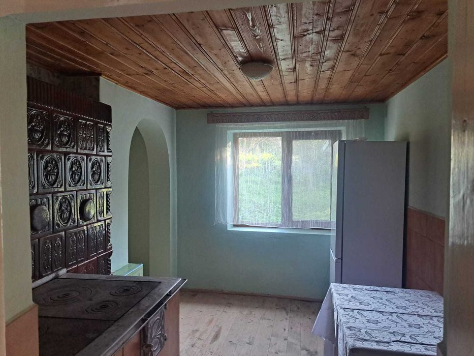 Vând casa în  sat Giurgesti,com.Vulturesti, jud.Suceava