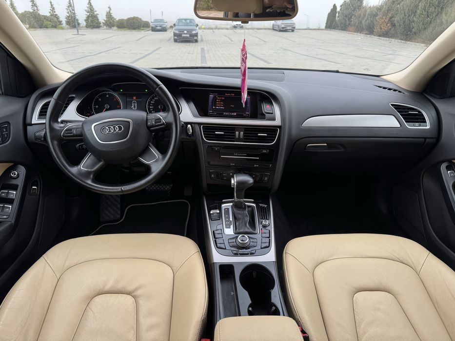 Vand Audi A4 S line 2.0 TDI  143 CP Automat 2013
