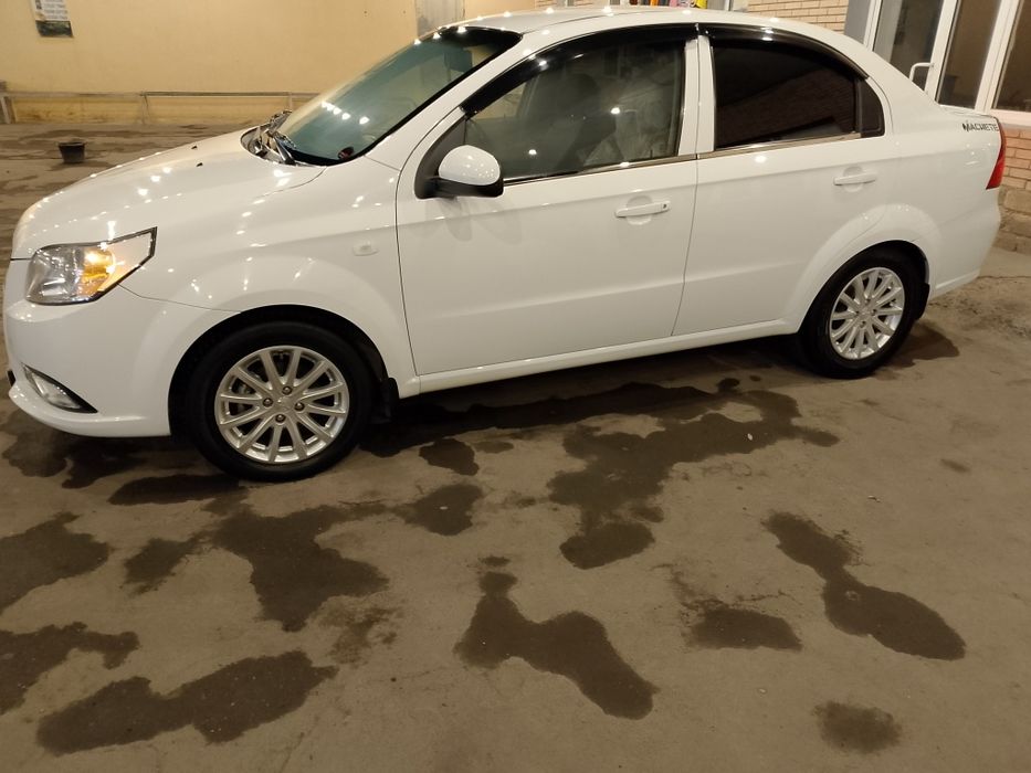 Qolgani mashina oldida gaplashiladi.