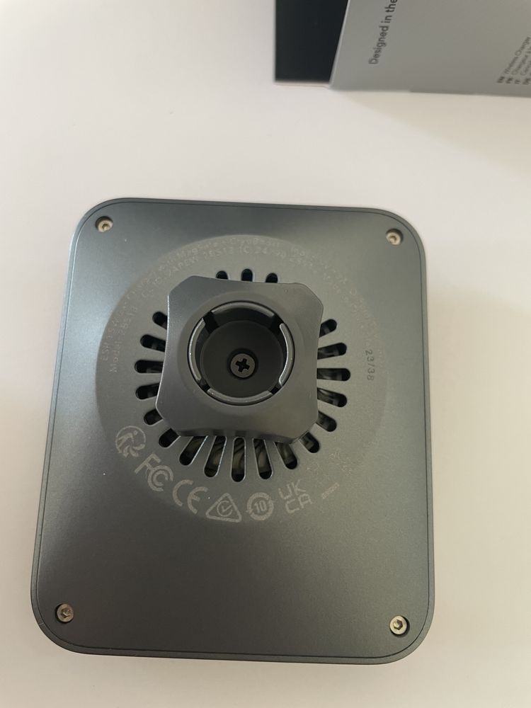 Безжично зарядно за iPhone ESR 15W Magnetic Wireless CryoBoost