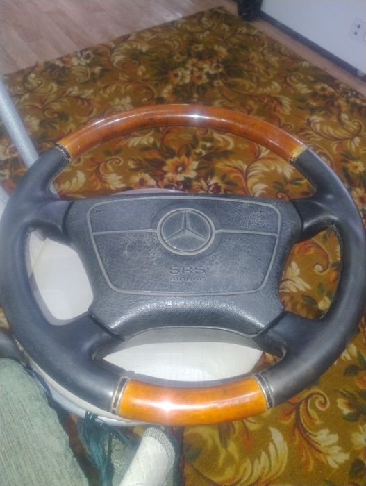 Продам руль на mercedes