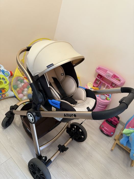 Бебешка количка Kikka boo