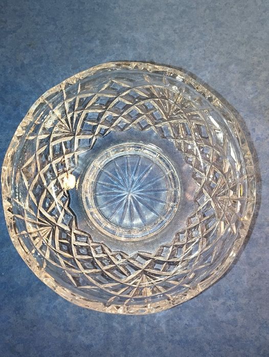 Продам хрустальный салатник