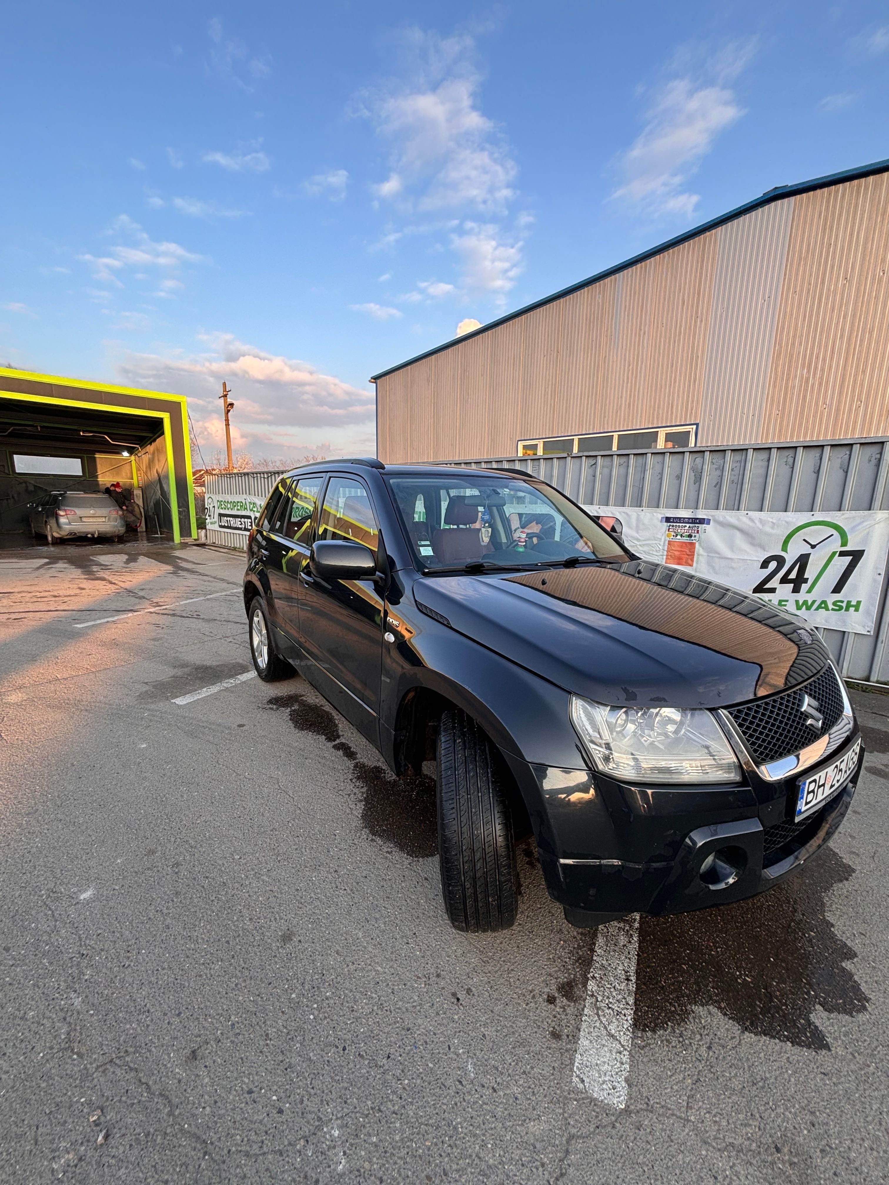 Se vinde Suzuki Grand Vitara