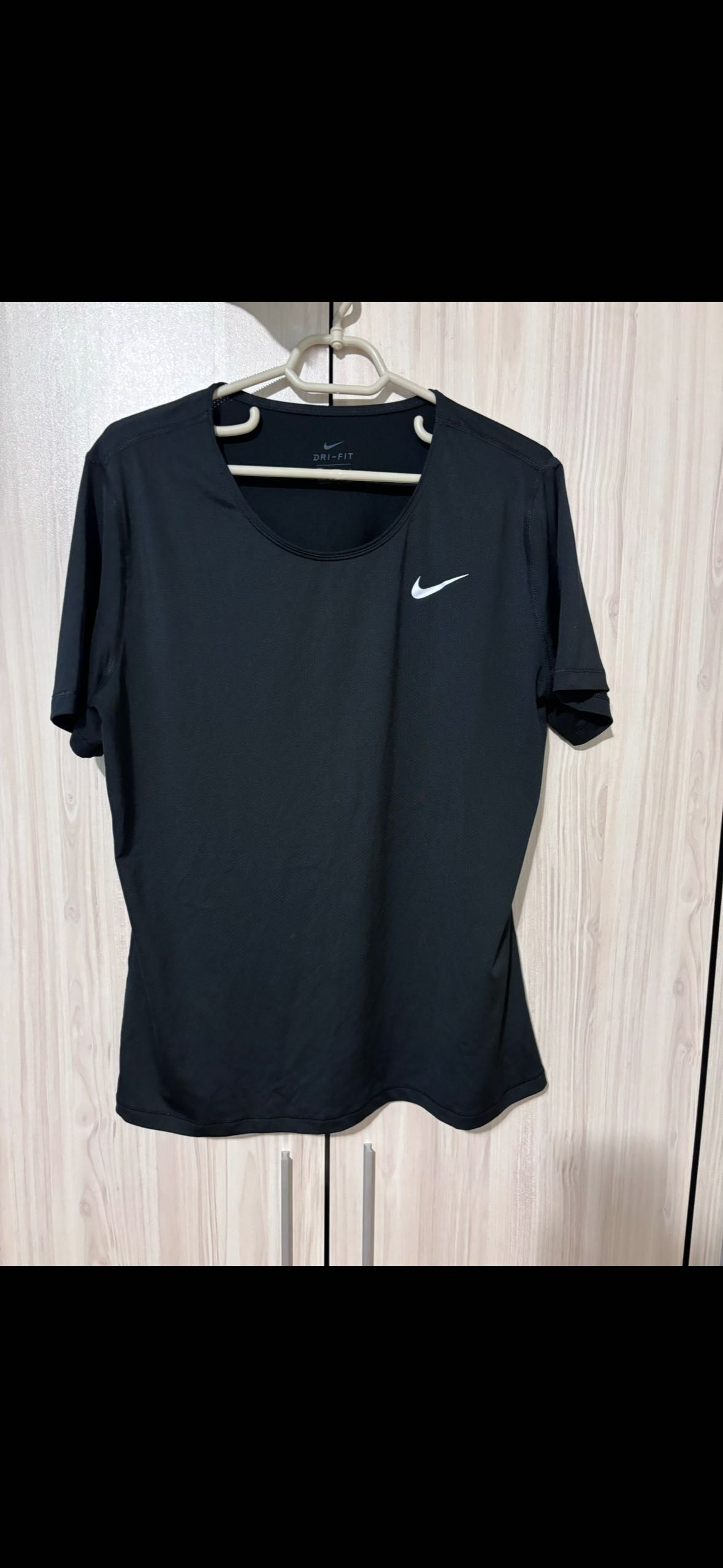 Дамска тениска Nike Dri-Fi