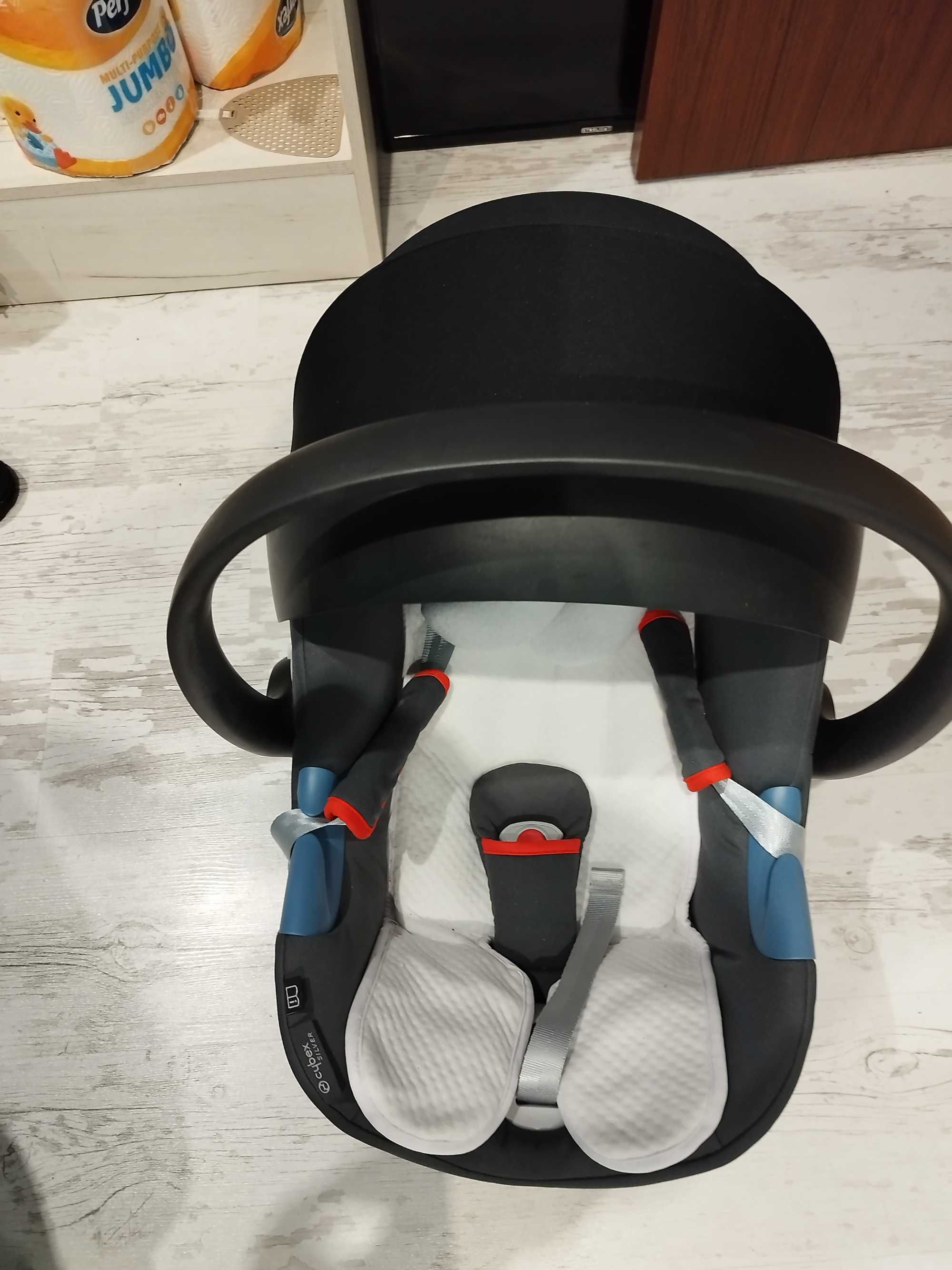 Кошче за кола cybex Aton B с база изофикс