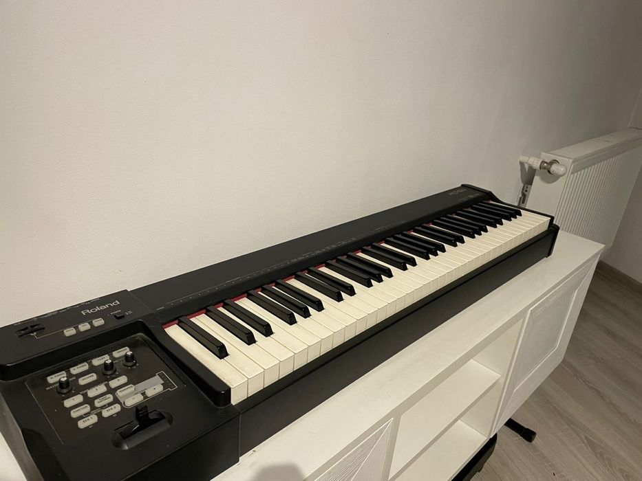 Roland RD-64 Digital Piano – Stage Piano Compact & Profesionist