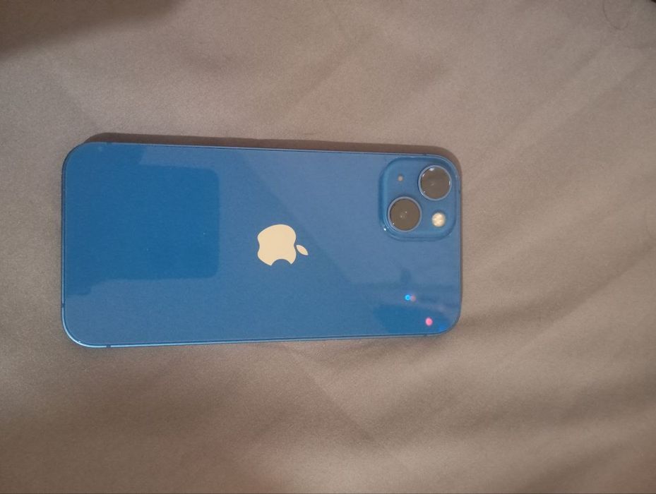 Срочно продаю iPhone 13