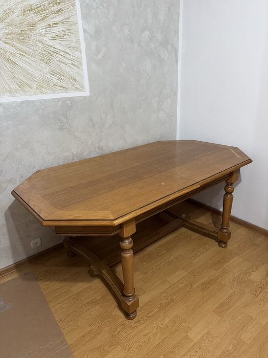 Masa extensibila din lemn masiv 8-10 persoane