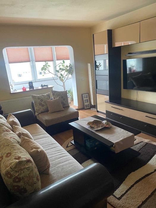 Proprietar, închiriez apartament 3 camere, decomandat, în mun Brașov